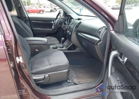 2011 Kia Sorento Lx из США, поврежденный, VIN 5XYKT3A11BG053473